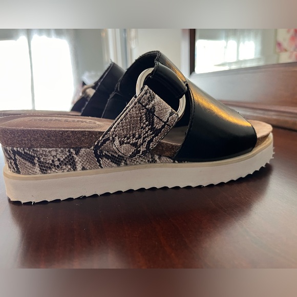 Black and Snake Print Sandals - Picture 2 of 5
